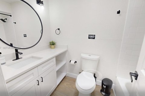 Casa en venta en Orlando, Florida, 4 dormitorios, 192.68 m2 № 2183843 - foto 27