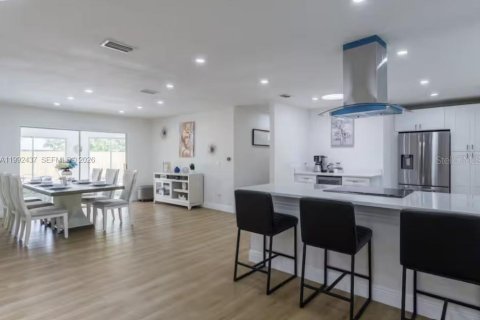 Casa en venta en Orlando, Florida, 4 dormitorios, 192.68 m2 № 2183843 - foto 8