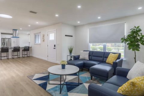 Casa en venta en Orlando, Florida, 4 dormitorios, 192.68 m2 № 2183843 - foto 5