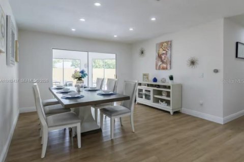 Casa en venta en Orlando, Florida, 4 dormitorios, 192.68 m2 № 2183843 - foto 14