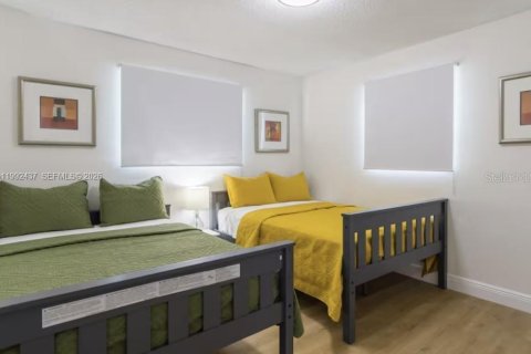 Casa en venta en Orlando, Florida, 4 dormitorios, 192.68 m2 № 2183843 - foto 29