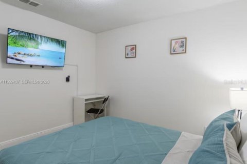 Casa en venta en Orlando, Florida, 4 dormitorios, 192.68 m2 № 2183843 - foto 24