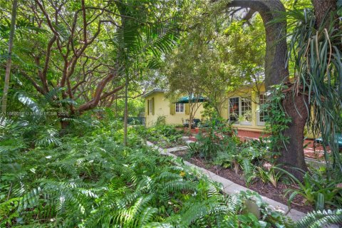 House in Miami, Florida 3 bedrooms, 147.9 sq.m. № 1946302 - photo 30