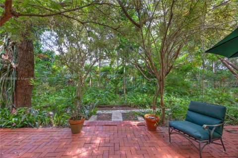 House in Miami, Florida 3 bedrooms, 147.9 sq.m. № 1946302 - photo 22