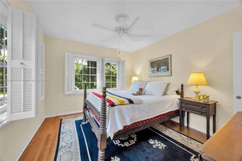 House in Miami, Florida 3 bedrooms, 147.9 sq.m. № 1946302 - photo 14