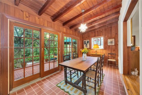 House in Miami, Florida 3 bedrooms, 147.9 sq.m. № 1946302 - photo 10