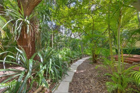 House in Miami, Florida 3 bedrooms, 147.9 sq.m. № 1946302 - photo 28