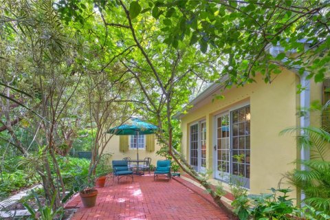 House in Miami, Florida 3 bedrooms, 147.9 sq.m. № 1946302 - photo 21