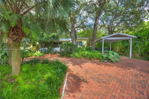 House in Miami, Florida 3 bedrooms, 147.9 sq.m. № 1946302 - photo 27