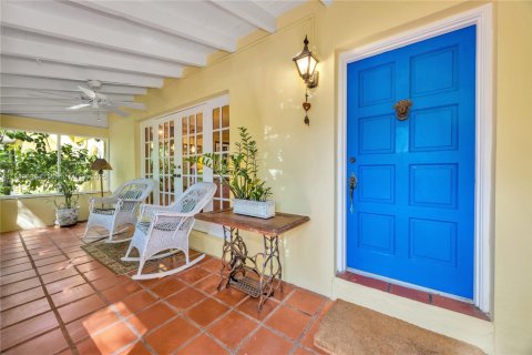 House in Miami, Florida 3 bedrooms, 147.9 sq.m. № 1946302 - photo 3