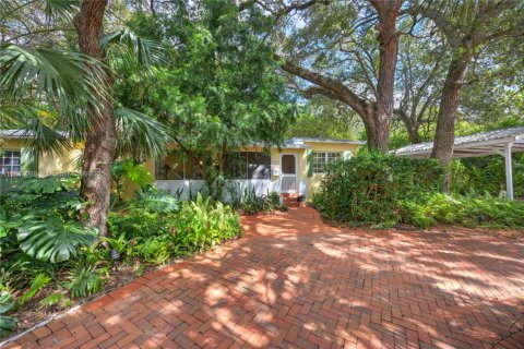 House in Miami, Florida 3 bedrooms, 147.9 sq.m. № 1946302 - photo 1