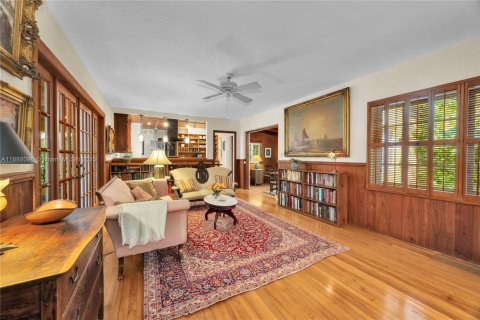 House in Miami, Florida 3 bedrooms, 147.9 sq.m. № 1946302 - photo 5