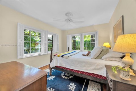 House in Miami, Florida 3 bedrooms, 147.9 sq.m. № 1946302 - photo 17