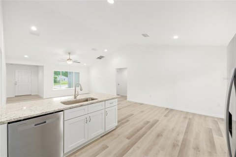 Villa ou maison à vendre à Ocklawaha, Floride: 4 chambres, 159.33 m2 № 2238038 - photo 25
