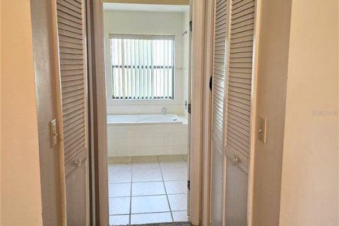Villa ou maison à vendre à Kissimmee, Floride: 4 chambres, 169.83 m2 № 2132381 - photo 10