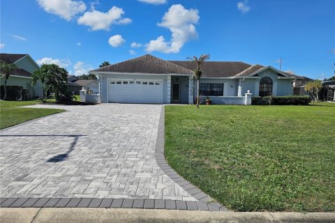 Villa ou maison à vendre à Kissimmee, Floride: 4 chambres, 169.83 m2 № 2132381 - photo 2