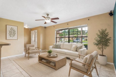Villa ou maison à vendre à Orlando, Floride: 3 chambres, 141.95 m2 № 2349667 - photo 2