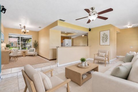 Villa ou maison à vendre à Orlando, Floride: 3 chambres, 141.95 m2 № 2349667 - photo 3