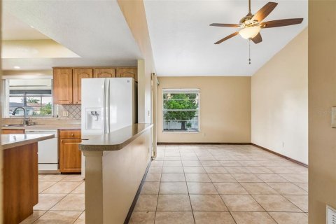 Villa ou maison à vendre à Orlando, Floride: 3 chambres, 141.95 m2 № 2349667 - photo 21