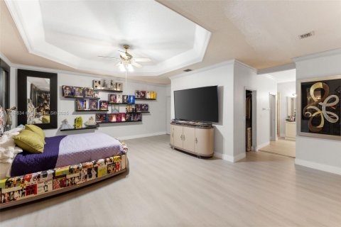 House in Miramar, Florida 6 bedrooms, 411.74 sq.m. № 1859175 - photo 21