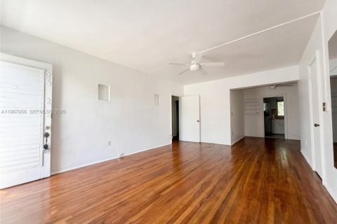 Снять в аренду квартиру в Майами-Бич, Флорида 1 спальня, 72.46м2, № 2029202 - фото 4