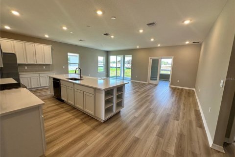 House in Lakeland, Florida 3 bedrooms, 184.69 sq.m. № 1653734 - photo 2