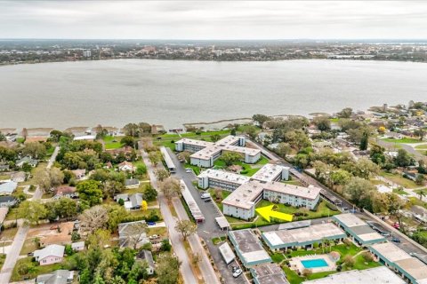 Condo in Winter Haven, Florida, 3 bedrooms № 2217764 - photo 5