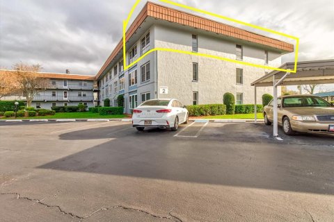 Condo in Winter Haven, Florida, 3 bedrooms № 2217764 - photo 7