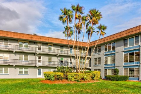 Condo in Winter Haven, Florida, 3 bedrooms  № 2217764