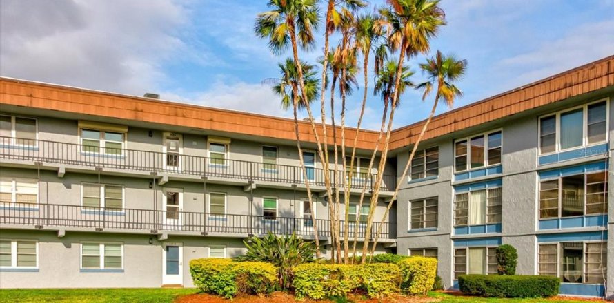 Condo in Winter Haven, Florida, 3 bedrooms № 2217764