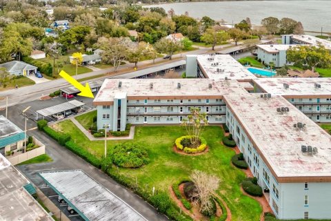 Condo in Winter Haven, Florida, 3 bedrooms № 2217764 - photo 3