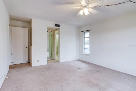 Condo in Winter Haven, Florida, 3 bedrooms № 2217764 - photo 30