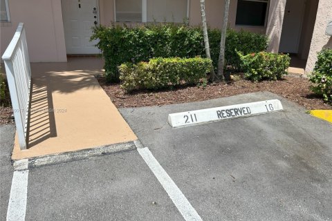 Condominio en venta en Sunrise, Florida, 3 dormitorios, 147.71 m2 № 1409377 - foto 2