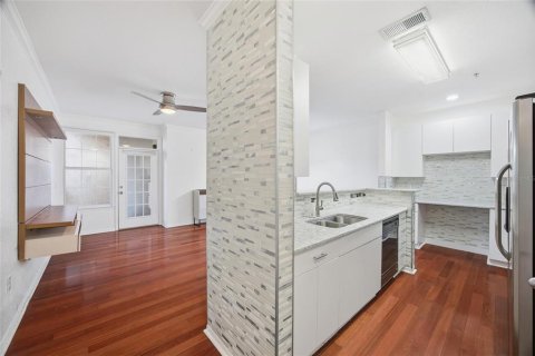 Condominio en venta en Tampa, Florida, 2 dormitorios, 92.53 m2 № 2100561 - foto 7