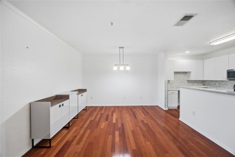 Condominio en venta en Tampa, Florida, 2 dormitorios, 92.53 m2 № 2100561 - foto 9