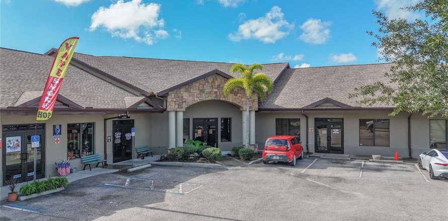 Immobilier commercial à Punta Gorda, Floride 251.11 m2 № 2436730