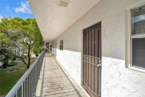 Condo à Lauderhill, Floride, 2 chambres  № 2089300