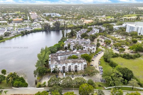 Copropriété à vendre à Lauderhill, Floride: 2 chambres, 111.48 m2 № 2089300 - photo 30