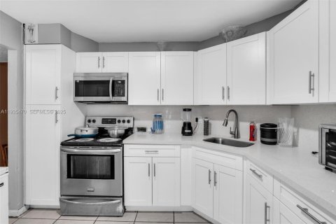 Copropriété à vendre à Lauderhill, Floride: 2 chambres, 111.48 m2 № 2089300 - photo 10