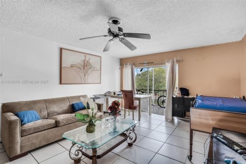 Copropriété à vendre à Lauderhill, Floride: 2 chambres, 111.48 m2 № 2089300 - photo 6