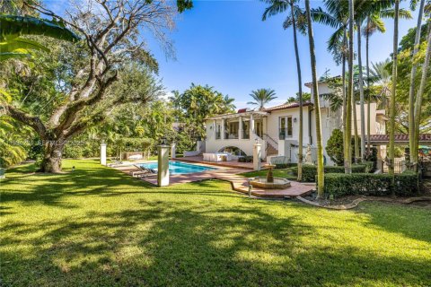 House in Coral Gables, Florida 5 bedrooms, 644.56 sq.m. № 1993090 - photo 30