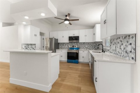 Villa ou maison à vendre à Morriston, Floride: 4 chambres, 202.34 m2 № 2438384 - photo 16