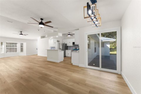Villa ou maison à vendre à Morriston, Floride: 4 chambres, 202.34 m2 № 2438384 - photo 13