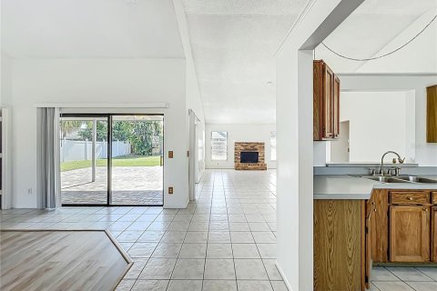 House in Orlando, Florida 3 bedrooms, 150.78 sq.m. № 1856091 - photo 7