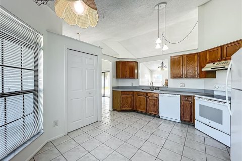 House in Orlando, Florida 3 bedrooms, 150.78 sq.m. № 1856091 - photo 15