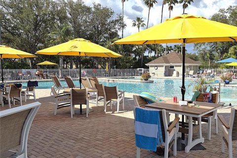 Condo in Port Charlotte, Florida, 2 bedrooms № 2221642 - photo 2