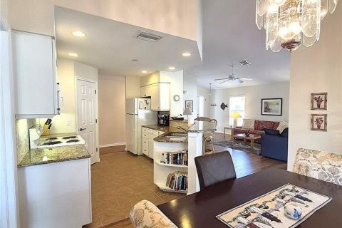Condo in Port Charlotte, Florida, 2 bedrooms № 2221642 - photo 12