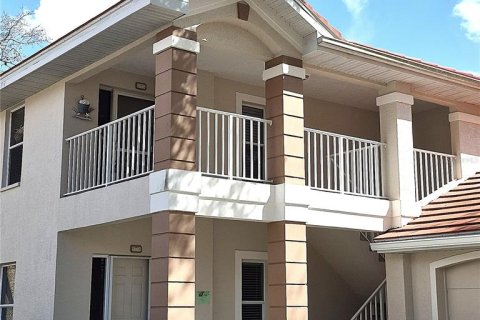 Condo in Port Charlotte, Florida, 2 bedrooms № 2221642 - photo 6
