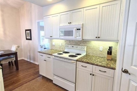 Condo in Port Charlotte, Florida, 2 bedrooms № 2221642 - photo 15