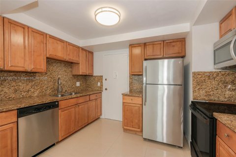 Copropriété à louer à Hollywood, Floride: 1 chambre, 79.9 m2 № 1860983 - photo 14